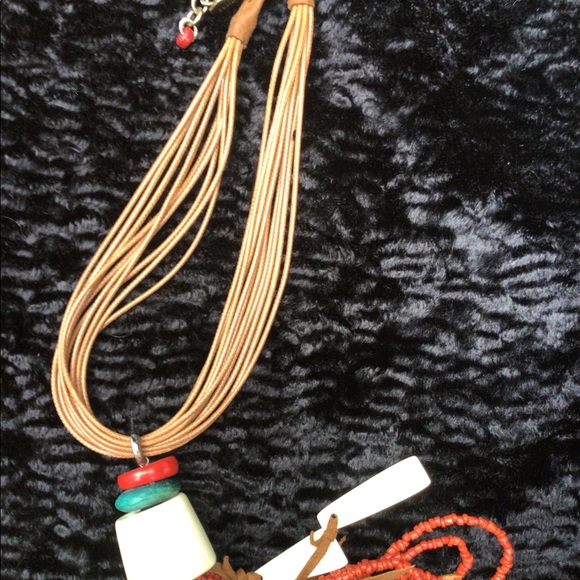 Tribal Chic Beaded Necklace! 🧚‍♀️ - Picture 3 of 5